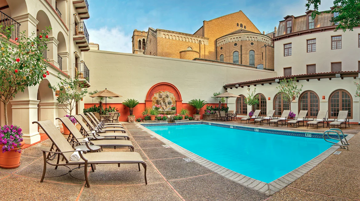 satman_outdoor_pool satman_outdoor_pool