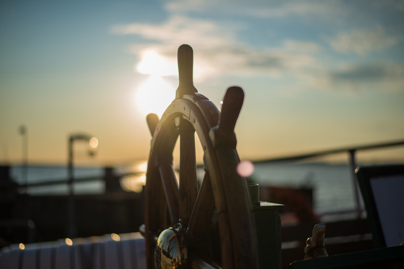 ships wheel 800x500 ships wheel